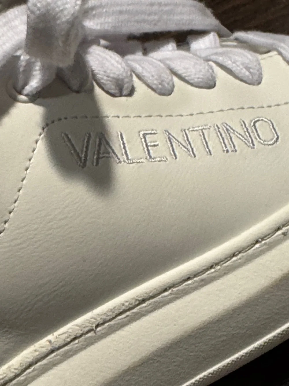 Valentino White Leather Low-Top Sneakers with Pink Heel Tab, Like New, Sz 7 - Picture 9 of 16